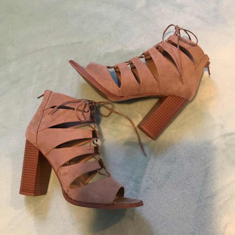 Tan Sandals!
